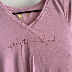 “Girl gotta look good” Vneck